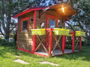 Частный дом Семейное эко-пространство Домик у моря