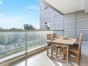 bnbmehomes | Great Value Spacious Modern Apt-103 Apartments