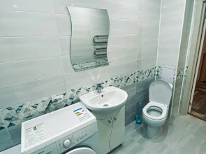 Квартира с Панорамным Балконом и Индивидуальным Отоплением. Тихий Уютный Район с Очень Развитой Инфраструктурой