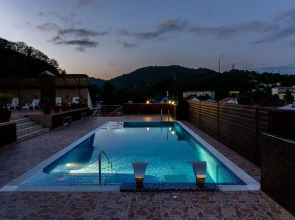 FamilyClub Созвездие - бассейн под облаками