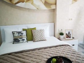 Апартаменты на Революции