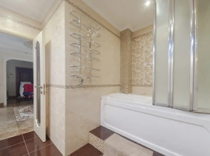 Квартира 2-х комнатная возле Кремля