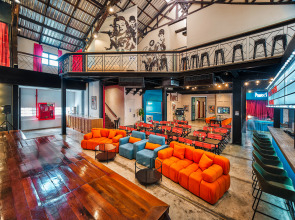 Отель Prince Theatre Heritage Stay