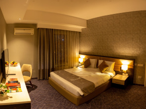 Отель Parkway Inn Hotel & Spa