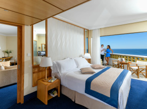 Отель Constantinou Bros Athena Royal Beach