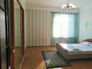 Квартира 3-комн. cталинка с большой ванной рядом с набережной