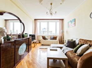 Great view on Kremlin 2 rooms apartment 23 floor