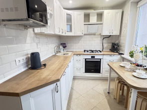 Квартира Большая 4-х комнатная квартира недалеко от центра