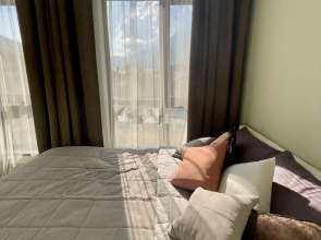 Квартира Огромная трехкомнатная квартира напротив подъемника