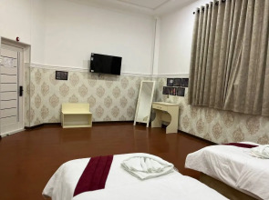 Отель HOME ALONE