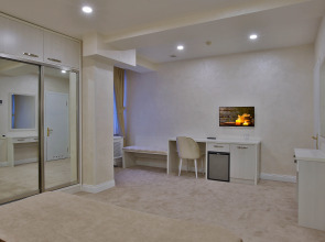 Отель Ganjali Plaza