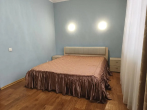 Dvukhkomnatnaya U Parka 400-Letiya Flat