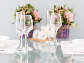 Апартаменты Тихая студия 38кв.м,напротив Центрального Парка,вокзал пешком