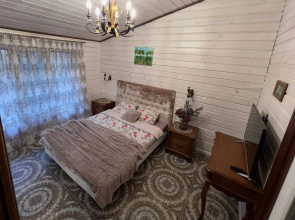 Private house Kak Doma Dom Klassa Lyuks Dlya Semey I Komandirovochnykh Nedaleko Ot Parka "solovyinaya Roscha"