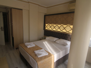 Отель Grand Liza