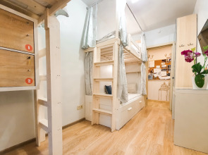 Лайк Хостел Санкт-Петербург на Театральной