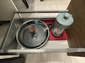 Апартаменты с балконом и видом на сосновый парк рядом с морем