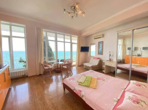 Dvukhmestnye Biznes S Vidom Na More I Balkonom 3/1 Flat
