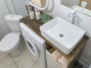 Апартаменты 9 Ночей 12 на Большая Подгорная