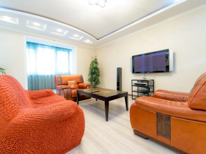 Апартаменты Пять Звёзд на Монакова 33