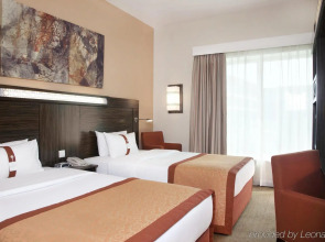 Holiday Inn Express Dubai Safa Park an IHG Hotel