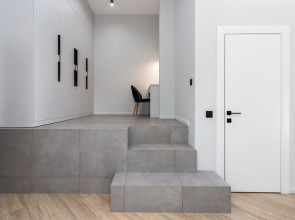 Квартира с Мансардными Окнами и Видом на Море