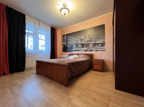 3kh komnatnaya na Shchorsa 57 Flat