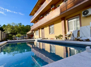U Tyomy Guest House
