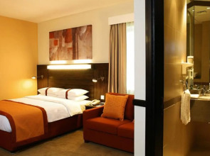 Holiday Inn Express Dubai - Safa Park, an IHG Hotel