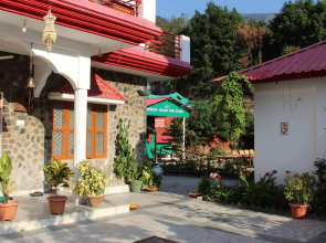 Maa Yoga Ashram Mini-Hotel
