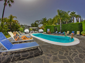 Adjovimar Apartments
