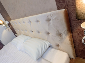 Меблированные комнаты  Серебряная лошадь