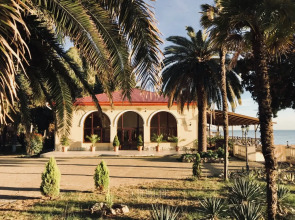 Курортный отель Лазурный берег