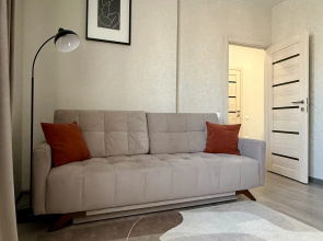 Elegantnaya Yevro 2 U Platonovskogo Flat