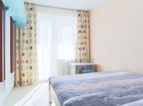 Апартаменты 4-комнатные HomeApart Сторожовская, 8