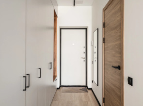 Квартира С Подиумом и выдвижной кроватью дизайнерская