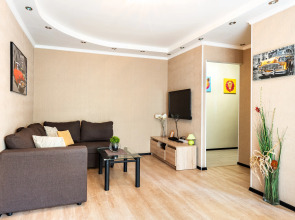 Квартира Просторная двухкомнатная Natali у парка Зюзино