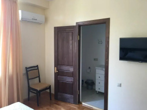 Отель Kiaraz Start