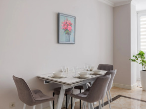 Апартаменты AURA с панорамными окнами и видом на горы