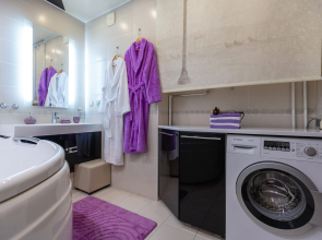 Pyat Zvezd Chetyrekhkomnatnaya S Dzhakuzi Flat