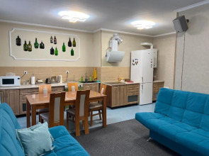 Апартаменты 3 комнаты в Центре рядом с Электричкой на Море