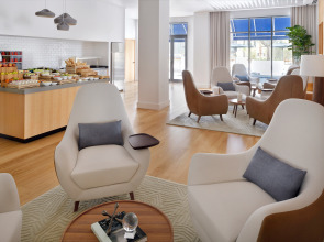 Отель Vida Creek Harbour