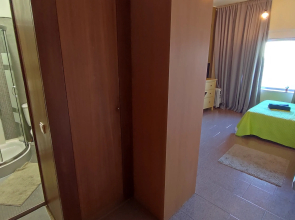 Theorynomad Al Porto-Trindade 1 Guest House