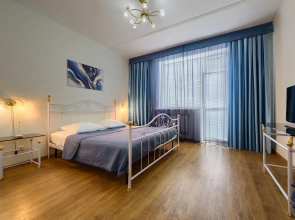 Na Marshala Chujkova Trekhkomnatnye Apartments