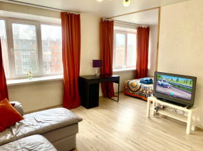 Квартира Просторная квартира близь центра и набережной Закат на озере