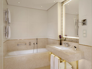 The Alexander, a Luxury Collection Hotel