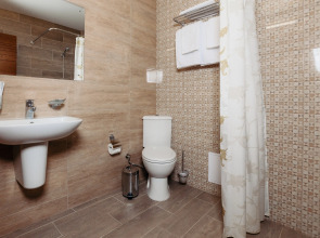 Отель Гостиничный комплекс Family Pride Inn