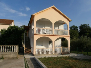 Dana Apartments