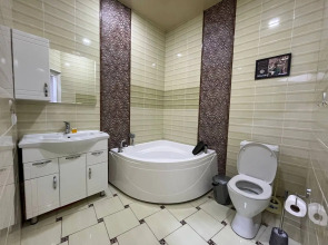 Отель HOME ALONE