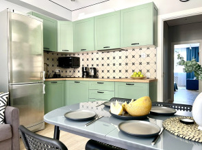 Квартира 65 м удобная для семьи напротив Казино с видом на горы